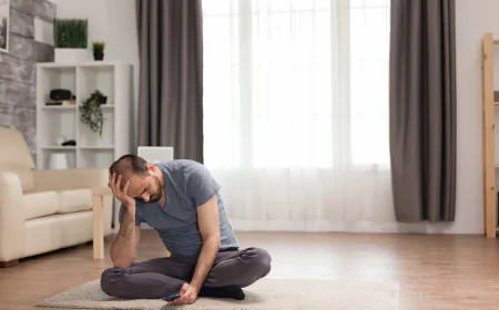 योग करने के बाद थकान क्यों महसूस होती है? जानिए कारण, गलतियाँ और सही तरीका